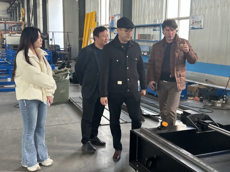 俄羅斯客戶實(shí)地考察工廠三臺(tái)設(shè)備成功簽約合作未來長(zhǎng)期合作可期